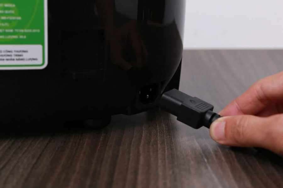 noi-com-dien-tu-midea-mb-fs5018b-12-org-900x600